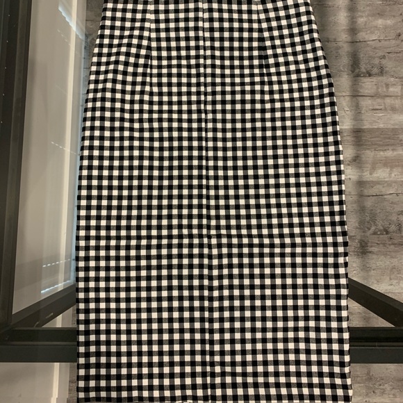 DYNAMITE SKIRT WITH SLIT - Picture 2 of 3